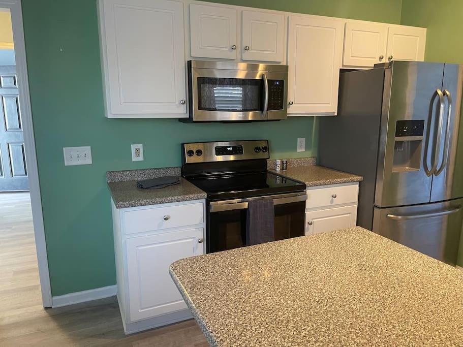 Villa Adorable 3Br/2Ba W/ Garage 2Min Walk Ecu Health Greenville Exterior foto